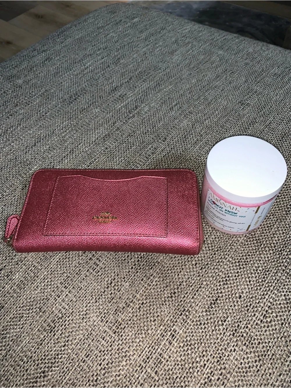 COACH ZIPPY metallic pink/burgundy wallet EUC w/Aminnah Donut Sugar Polish